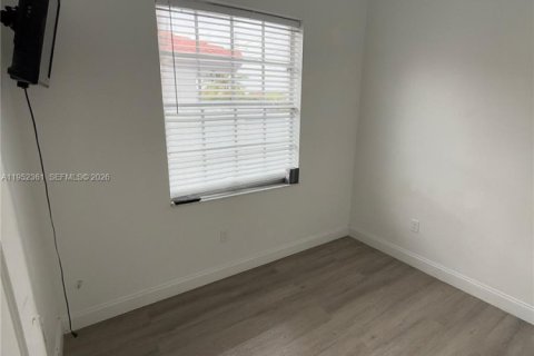 Casa en venta en Miami, Florida, 3 dormitorios, 97.92 m2 № 2008010 - foto 15