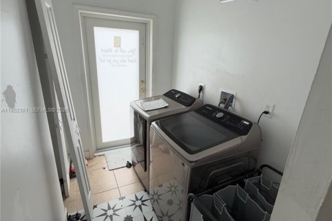 Casa en venta en Miami, Florida, 3 dormitorios, 97.92 m2 № 2008010 - foto 18