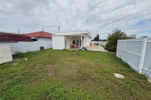 Casa en venta en Miami, Florida, 3 dormitorios, 97.92 m2 № 2008010 - foto 28