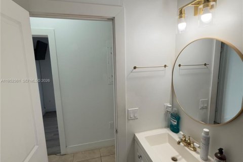 Casa en venta en Miami, Florida, 3 dormitorios, 97.92 m2 № 2008010 - foto 14