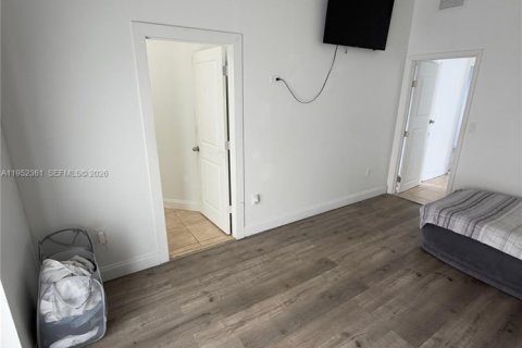 Casa en venta en Miami, Florida, 3 dormitorios, 97.92 m2 № 2008010 - foto 22