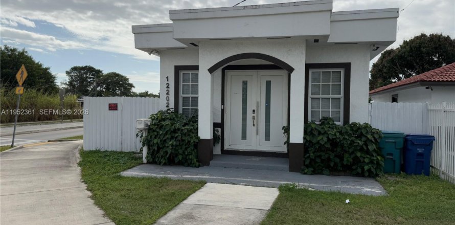 Casa en Miami, Florida 3 dormitorios, 97.92 m2 № 2008010