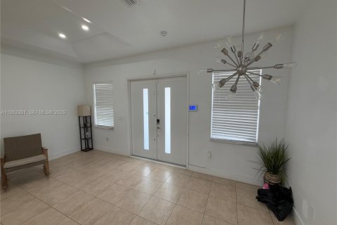 Casa en venta en Miami, Florida, 3 dormitorios, 97.92 m2 № 2008010 - foto 3