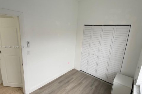 Casa en venta en Miami, Florida, 3 dormitorios, 97.92 m2 № 2008010 - foto 20