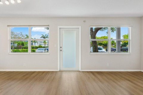 Copropriété à vendre à Deerfield Beach, Floride: 2 chambres, 92.9 m2 № 1159906 - photo 1