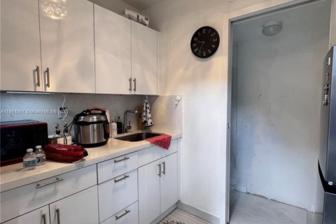 Casa en venta en Miami, Florida, 3 dormitorios, 145.21 m2 № 1730544 - foto 15