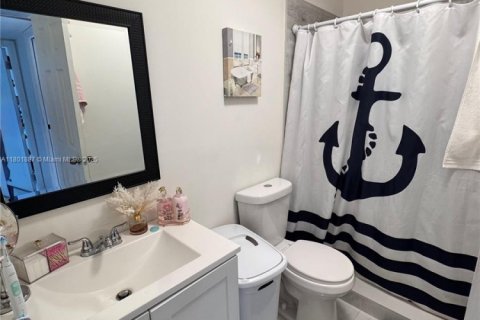 Casa en venta en Miami, Florida, 3 dormitorios, 145.21 m2 № 1730544 - foto 17