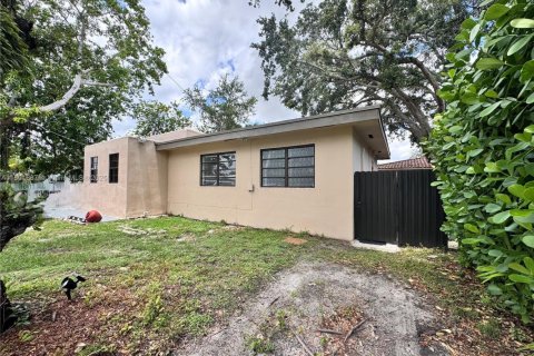 Casa en venta en Miami, Florida, 3 dormitorios, 145.21 m2 № 1730544 - foto 24