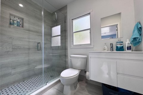Casa en venta en Miami, Florida, 3 dormitorios, 145.21 m2 № 1730544 - foto 8