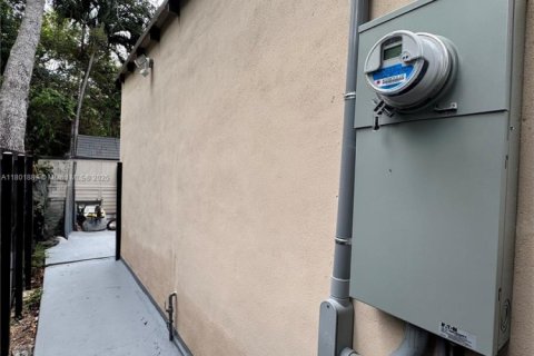 Casa en venta en Miami, Florida, 3 dormitorios, 145.21 m2 № 1730544 - foto 21