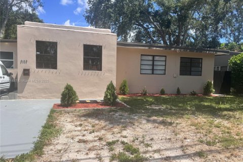 Casa en venta en Miami, Florida, 3 dormitorios, 145.21 m2 № 1730544 - foto 30
