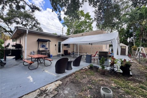 Casa en venta en Miami, Florida, 3 dormitorios, 145.21 m2 № 1730544 - foto 22