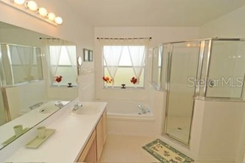 Casa en venta en Kissimmee, Florida, 4 dormitorios, 215.44 m2 № 2384316 - foto 11