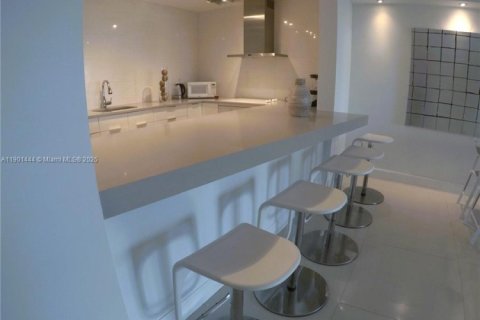 Condo in Sunny Isles Beach, Florida, 1 bedroom  № 1954498 - photo 10