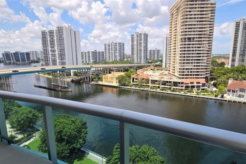 Condo in Sunny Isles Beach, Florida, 1 bedroom  № 1954498 - photo 24