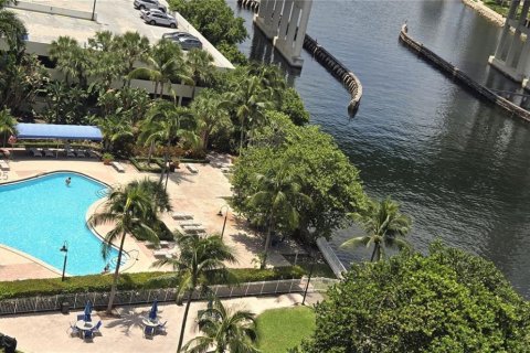 Condo in Sunny Isles Beach, Florida, 1 bedroom  № 1954498 - photo 28