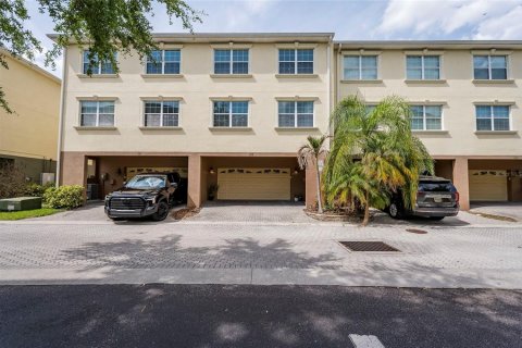 Adosado en venta en Tampa, Florida, 4 dormitorios, 224.45 m2 № 2097411 - foto 4