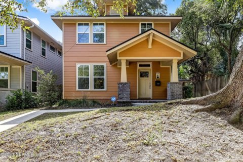House in Jacksonville, Florida 3 bedrooms, 185.8 sq.m. № 832139 - photo 1