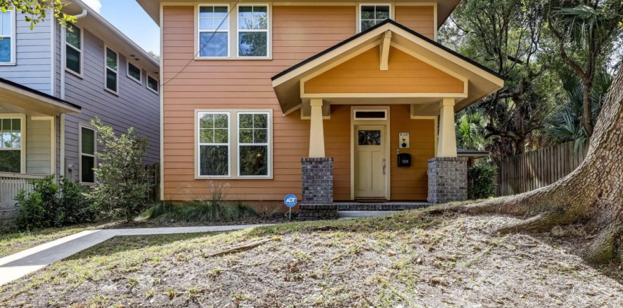 House in Jacksonville, Florida 3 bedrooms, 185.8 sq.m. № 832139