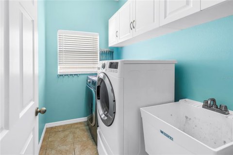 Casa en venta en Pinellas Park, Florida, 5 dormitorios, 201.78 m2 № 2219349 - foto 19