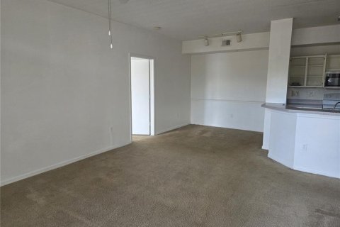 Condo in Orlando, Florida, 2 bedrooms № 2225907 - photo 15
