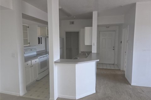 Condo in Orlando, Florida, 2 bedrooms № 2225907 - photo 5