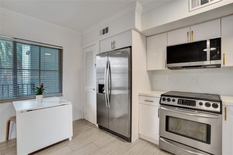 Снять в аренду кондоминиум в Форт-Лодердейл, Флорида 1 спальня, 42.64м2, № 1948971 - фото 6