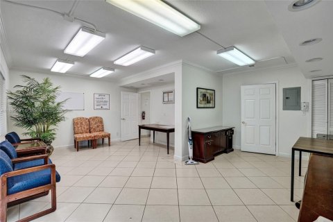 Снять в аренду кондоминиум в Форт-Лодердейл, Флорида 1 спальня, 42.64м2, № 1948971 - фото 13