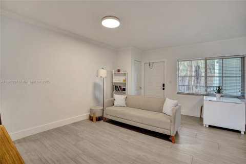 Снять в аренду кондоминиум в Форт-Лодердейл, Флорида 1 спальня, 42.64м2, № 1948971 - фото 4