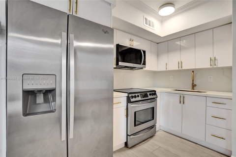 Снять в аренду кондоминиум в Форт-Лодердейл, Флорида 1 спальня, 42.64м2, № 1948971 - фото 5