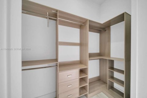 Villa ou maison à vendre à Lehigh Acres, Floride: 4 chambres, 153.29 m2 № 2005212 - photo 7