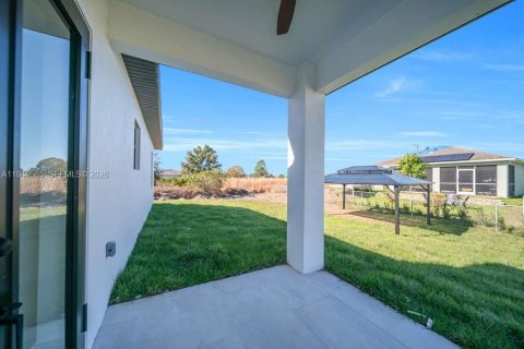 Villa ou maison à vendre à Lehigh Acres, Floride: 4 chambres, 153.29 m2 № 2005212 - photo 10