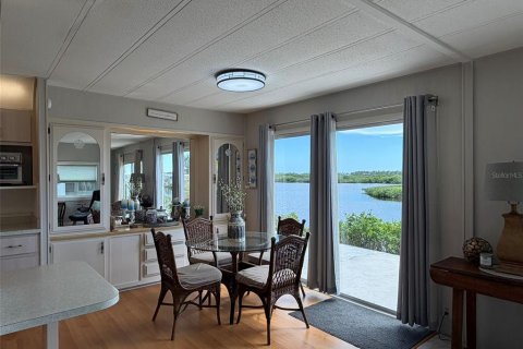 Apartment in North Port, Florida 2 bedrooms, 107.02 sq.m. № 2239213 - photo 8