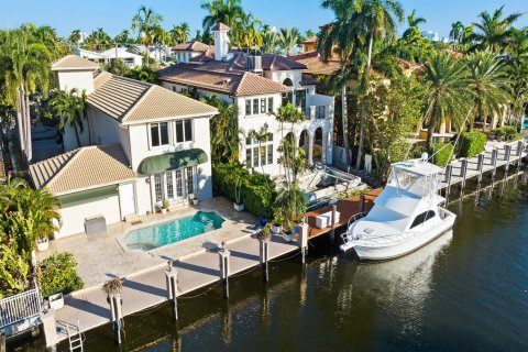 Casa en Fort Lauderdale, Florida 3 dormitorios, 284.84 m2 № 2158474