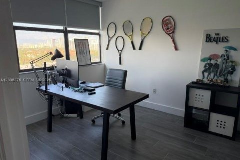 Copropriété à louer à Aventura, Floride: 3 chambres, 116.13 m2 № 2084289 - photo 1