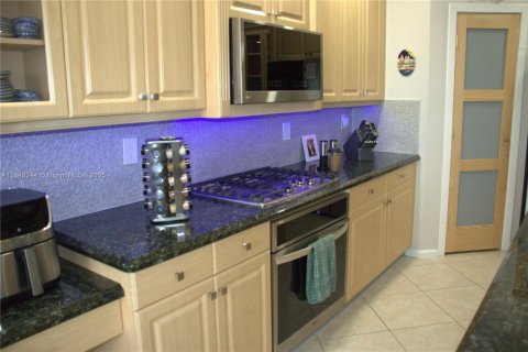 House in Miramar, Florida 5 bedrooms, 373.19 sq.m. № 1892508 - photo 12
