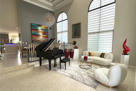 House in Miramar, Florida 5 bedrooms, 373.19 sq.m. № 1892508 - photo 5