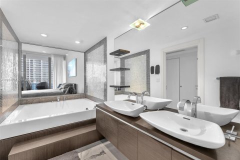 Купить кондоминиум в Майами, Флорида 2 спальни, 139.35м2, № 1970152 - фото 18