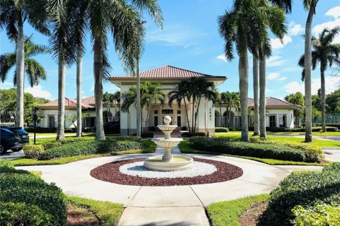 House in Miramar, Florida 3 bedrooms, 163.6 sq.m. № 1944720 - photo 20