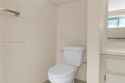Купить виллу или дом в Тамарак, Флорида 2 спальни, 114.64м2, № 1951783 - фото 17