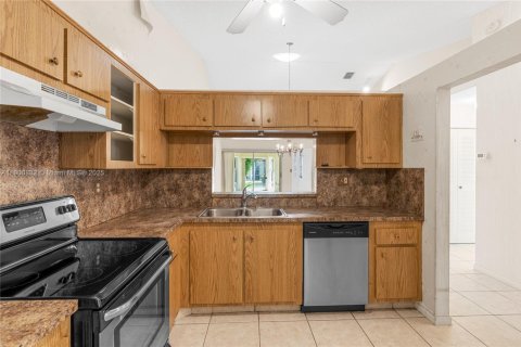 Купить виллу или дом в Тамарак, Флорида 2 спальни, 114.64м2, № 1951783 - фото 5