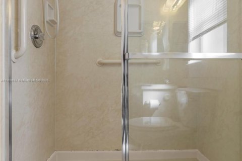 Купить виллу или дом в Тамарак, Флорида 2 спальни, 114.64м2, № 1951783 - фото 21