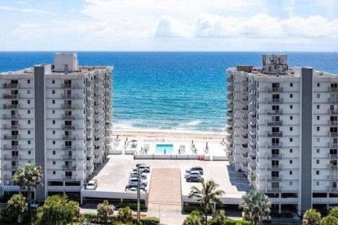 Condo in Highland Beach, Florida, 2 bedrooms № 2401224 - photo 3