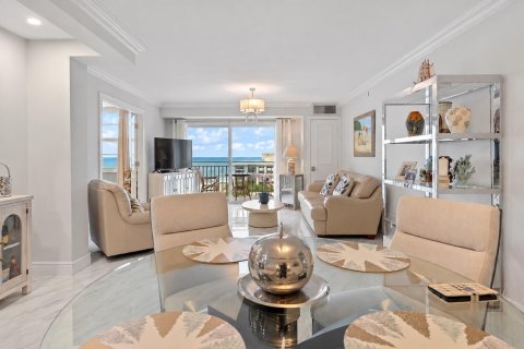 Condo in Highland Beach, Florida, 2 bedrooms № 2401224 - photo 12
