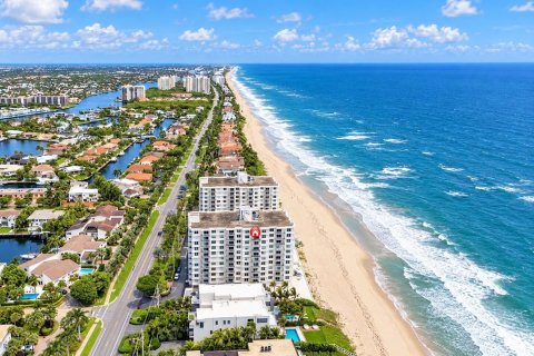 Condo in Highland Beach, Florida, 2 bedrooms № 2401224 - photo 2