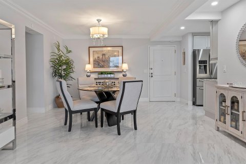 Condo in Highland Beach, Florida, 2 bedrooms № 2401224 - photo 23