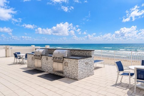 Condo in Highland Beach, Florida, 2 bedrooms № 2401224 - photo 26