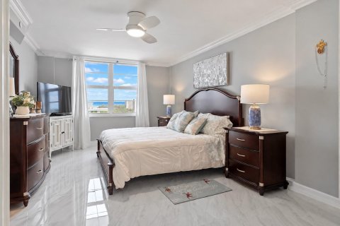Condo in Highland Beach, Florida, 2 bedrooms № 2401224 - photo 24