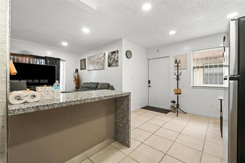 Copropriété à vendre à Miami Gardens, Floride: 2 chambres, 75.81 m2 № 2089201 - photo 9
