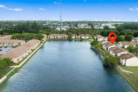Copropriété à vendre à Miami Gardens, Floride: 2 chambres, 75.81 m2 № 2089201 - photo 28